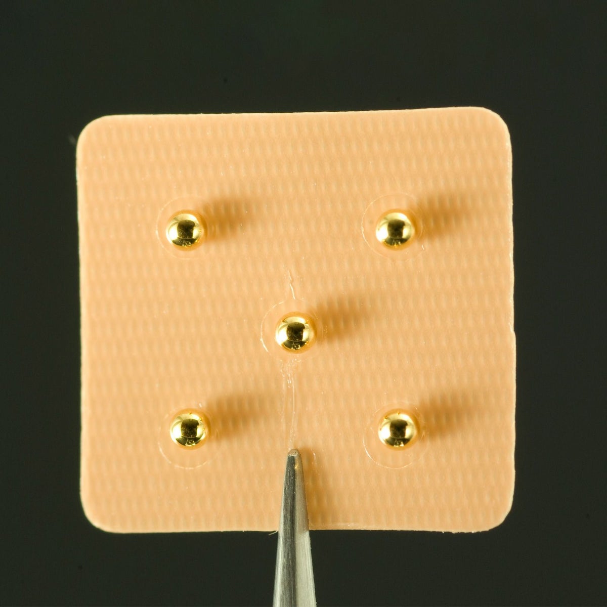 750枚   マグレインファイブ　金色粒（肌色）