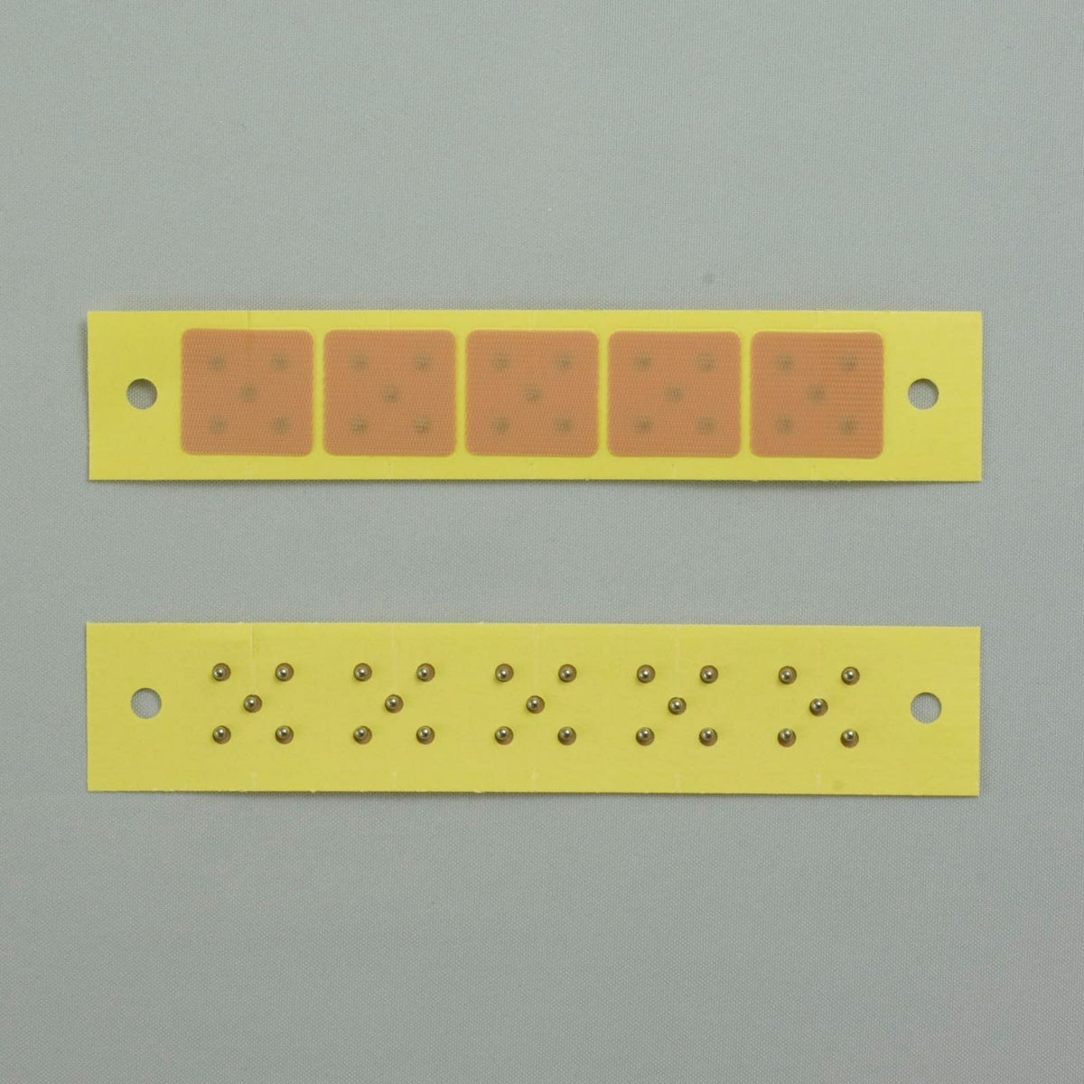 750枚   マグレインファイブ　銀色粒（肌色）